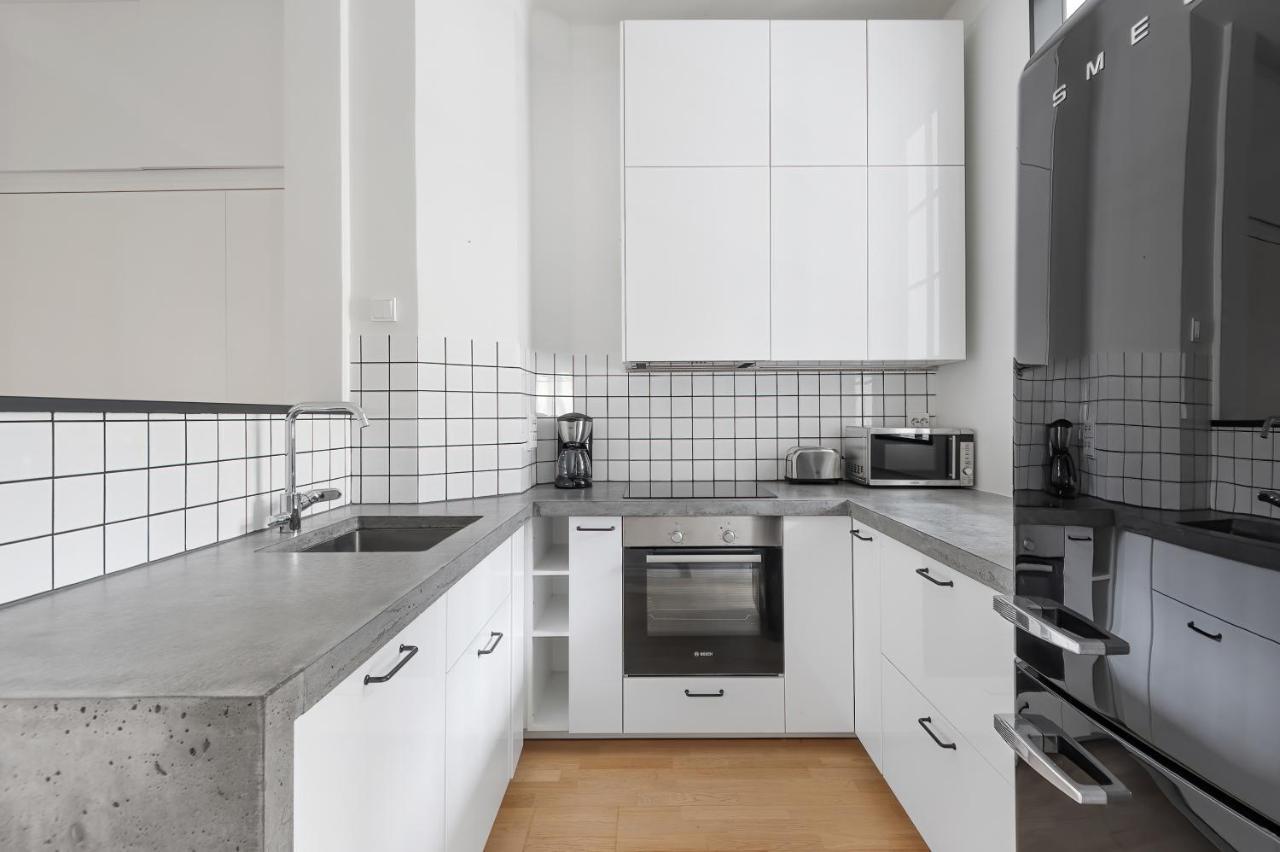 Wehost Fabulous 2Br In Prestigious Punavuori @Iso Roobertinkatu 26 Helsinki Bagian luar foto